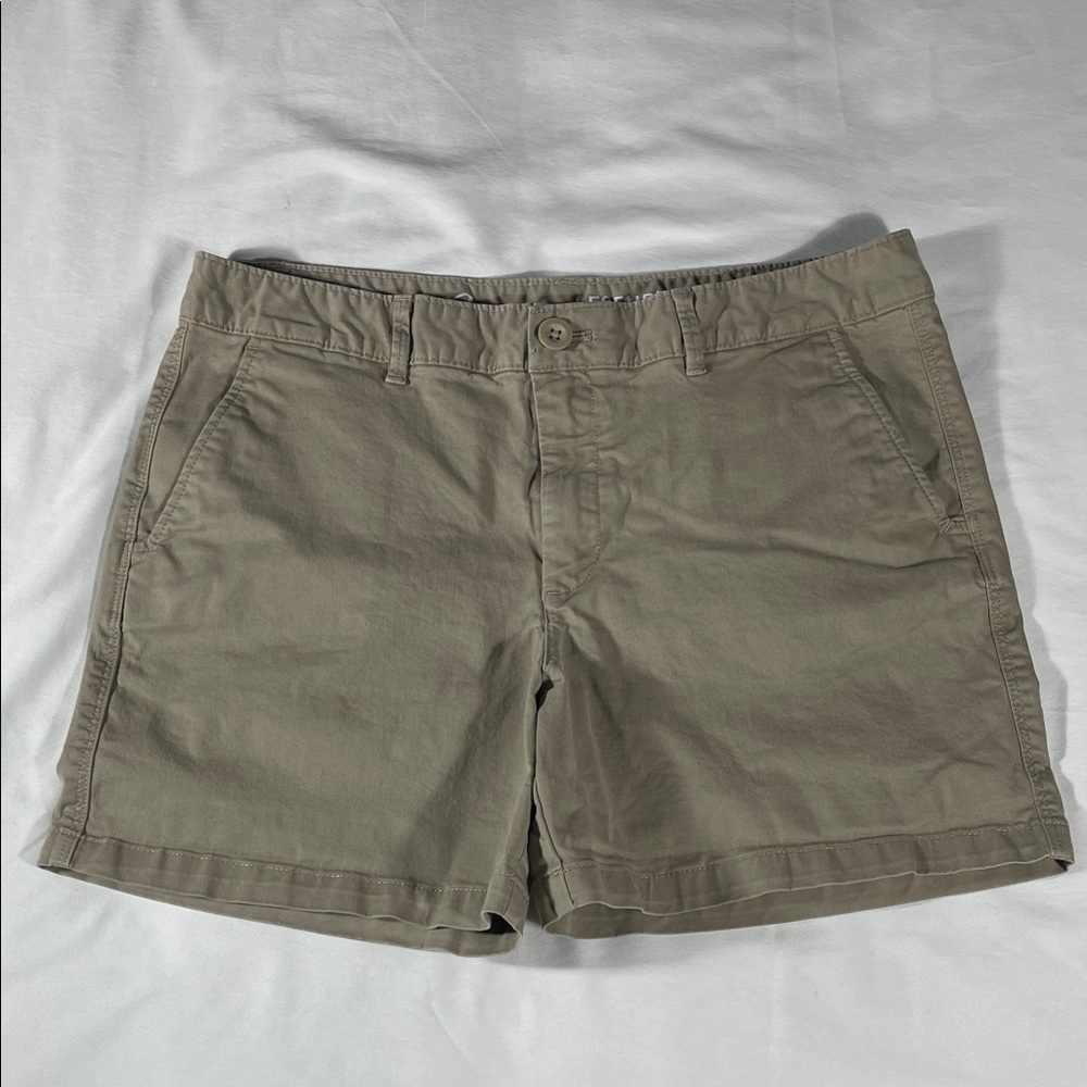 Eddie Bauer womens taupe stretch flat front curvy fit 5" chino shorts - size 10 - Picture 2 of 14